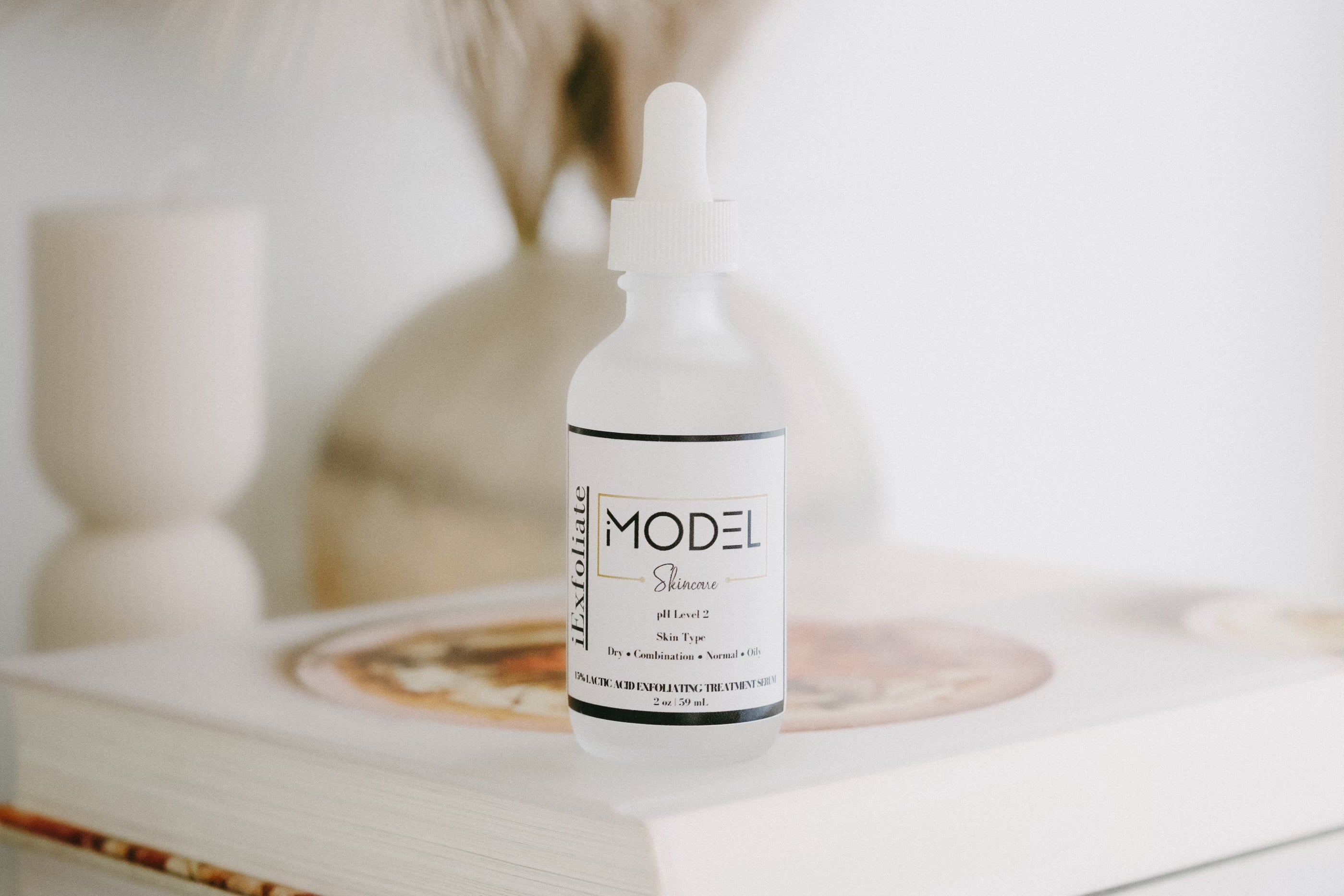 iExfoliate - 15% Lactic Acid Exfoliating Treatment Serum (ON BACK ORDER)